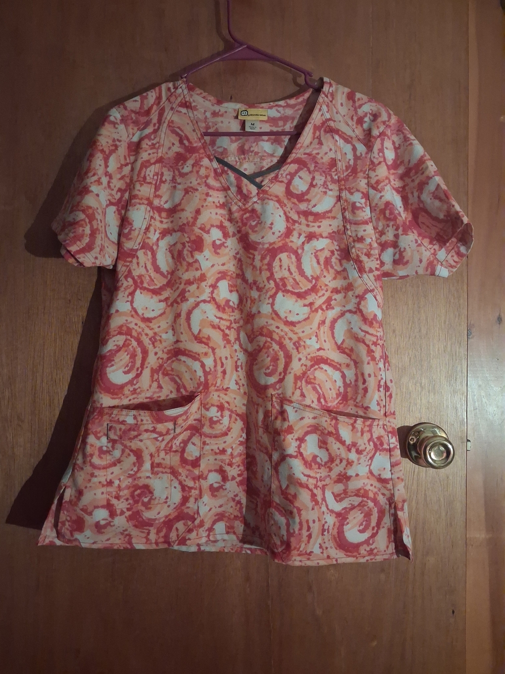WonderWink Women's Swirl Print Scrub Top in Coral and White